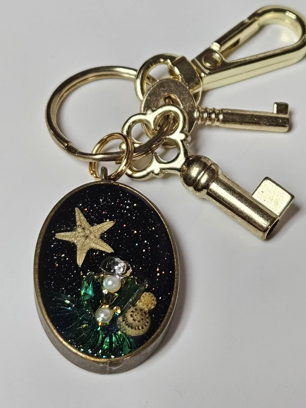 Gold-Tone Black Resin Starfish Keychain Bag Charm Green Jewel Accents